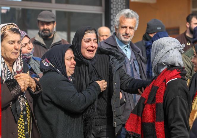 Acının fotoğrafı Anne ve ikizler yan yana toprağa verildi