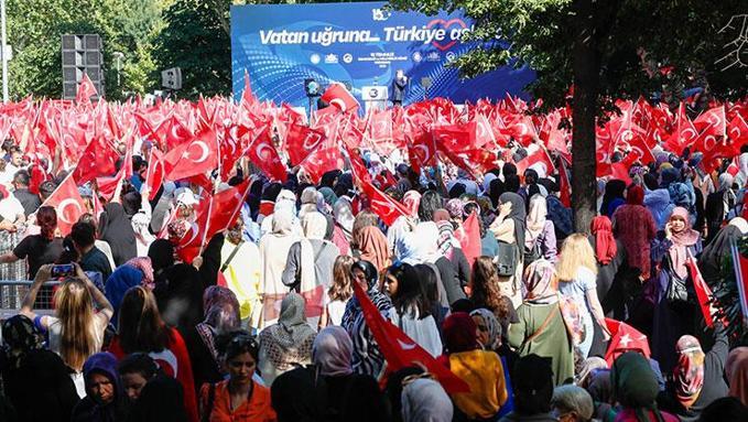 Türkiye Aşkına on binler Saraçhaneye akın ediyor