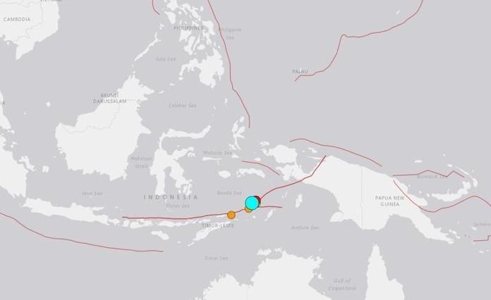 Endonezyada peş peşe iki büyük deprem