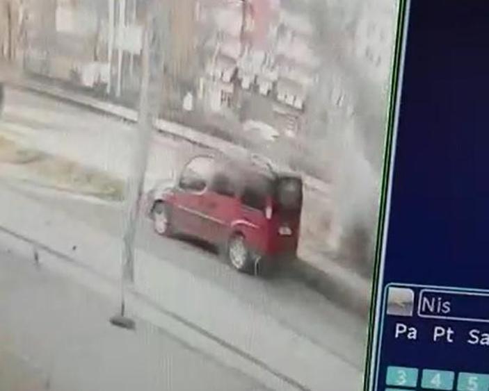 Cezaevi aracına bombalı saldırı Acı haber geldi