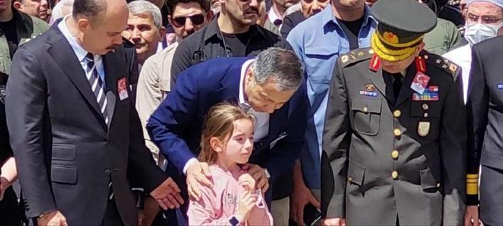 Şehit polis Zafer Mata veda Kızının gözyaşlarını kimse durduramadı