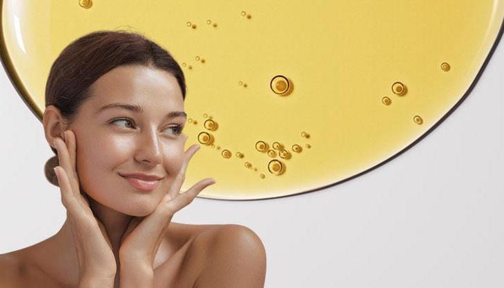 Kuru cilde derinlemesine nem bakımı yapıyor! Retinol etkisi vererek parlaklık kazandırıyor