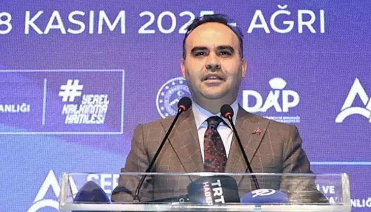 Bakan Kacır: Türk milleti, gençlerinin eserleriyle gökyüzüne imzasını attı
