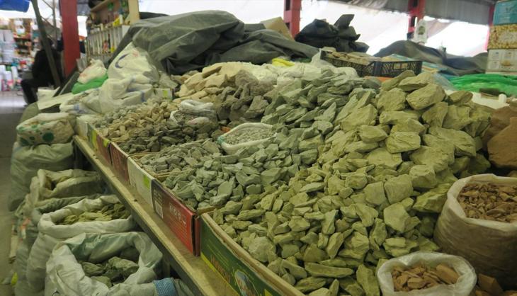 Ne çekirdek ne fıstık... Toprak yiyorlar! Vitamin deposu 'gulboto' gerçeği