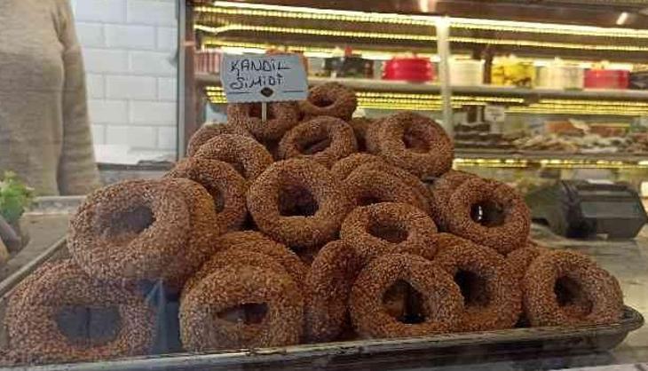 Kıyır kıyır kandil simidi tarifi! Bir daha dışarıdan almayacaksınız: Sadece 20 dakikada hazırlanıyor