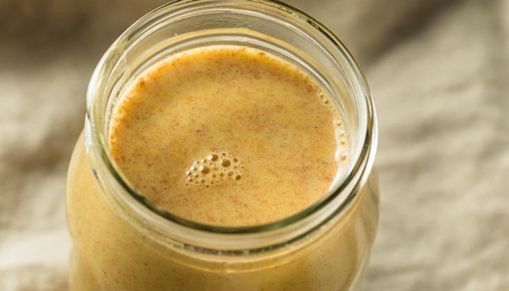 Yatmadan önce bir fincan içen sabaha tığ gibi uyanıyor: Gece boyunca göbek yağlarını cayır cayır yakıyor!