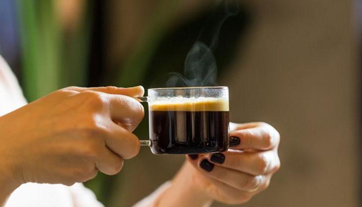 Sabah kahvesini yıllardır yanlış demliyormuşuz! Böyle yapınca daha yumuşak oluyor