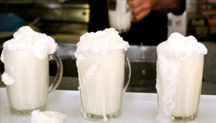 Bol köpüklü ayranın sırrı belli oldu! Meğer bu şekilde hazırlayınca lezzeti kat kat artıyormuş!