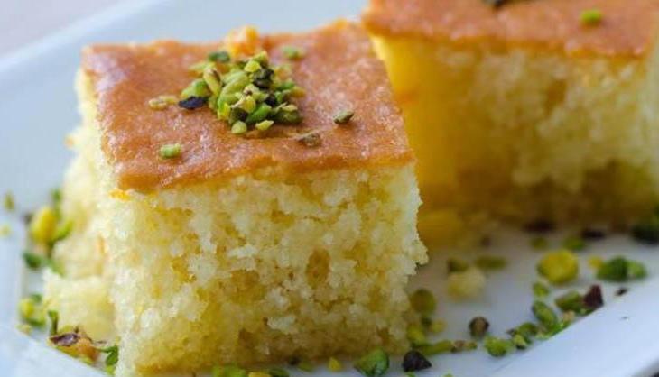 Ramazan Bayramı'nın favori tatlısı: Tam kıvamında, şerbeti sünger gibi çeken portakallı revani tarifi!