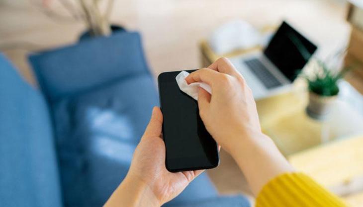 Tuvalet kapağından daha kirli! Telefonunuzu pırıl pırıl yapacak mucize formül