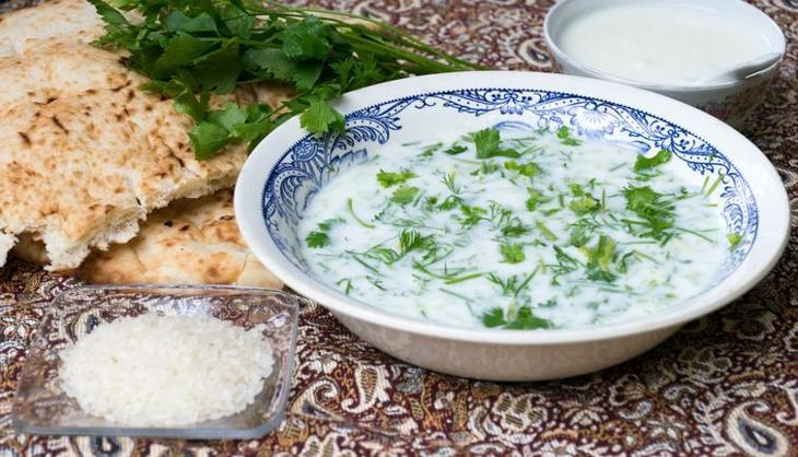İç ferahlatan ayran aşı çorbası tarifi! Hem tok tutuyor hem de kilo verdiriyor