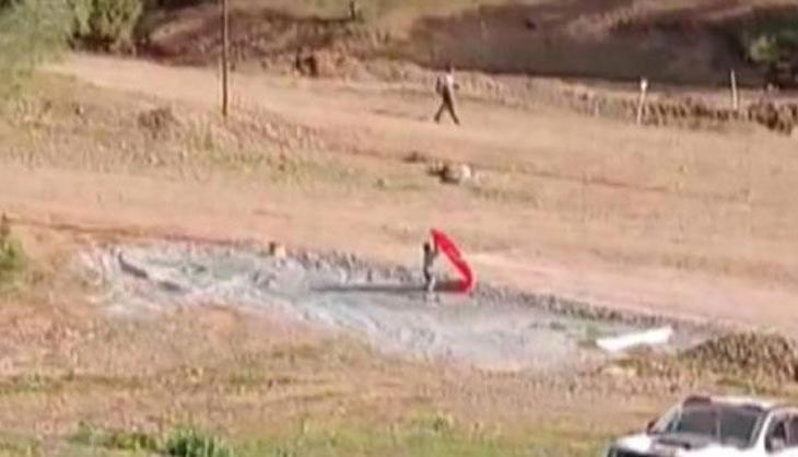 Yere düşen bayrak için piste koştu! 14 yaşındaki Yusuf’un milli gururu