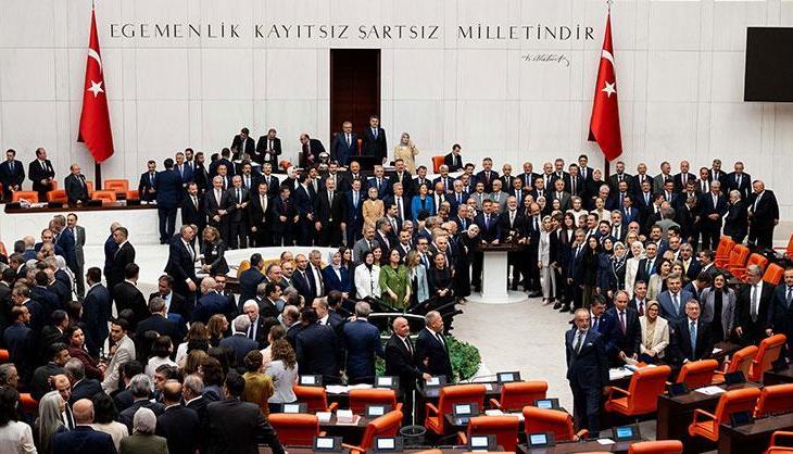 Meclis’te tarihi uzlaşı! Çerçeve yasa 467 oyla geçti
