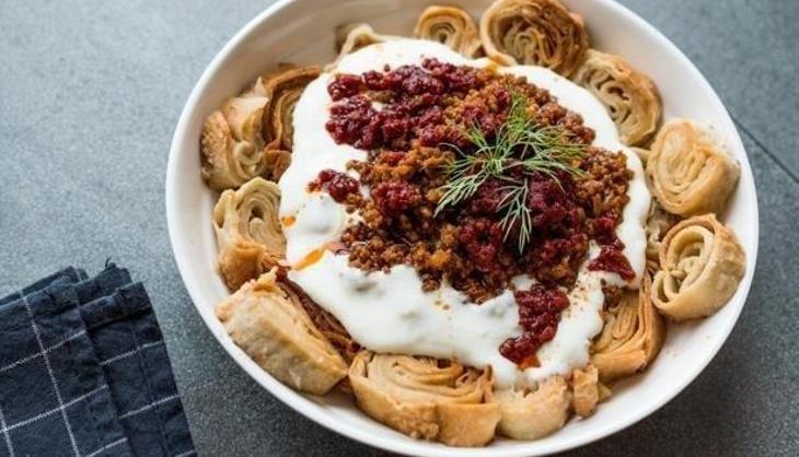 Bayat ekmekleri ziyafete dönüştürüyor! Lokum gibi eti ve çıtır ekmekleriyle ağızda dağılan papara yemeği tarifi
