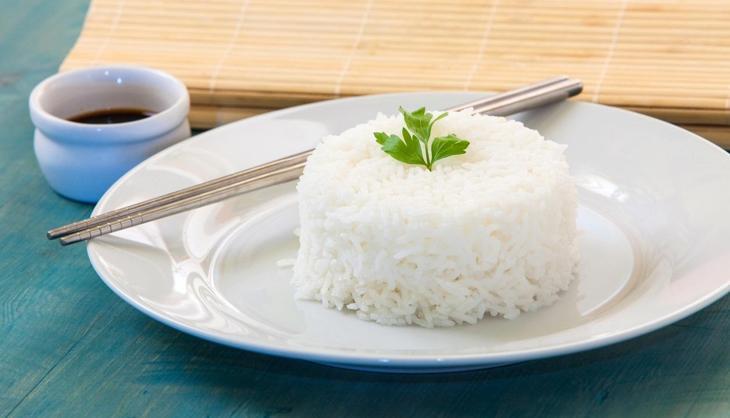 Et suyu mu, tavuk suyu mu? Pirinç pilavına ekleyince tane tane ve çok lezzetli oluyor
