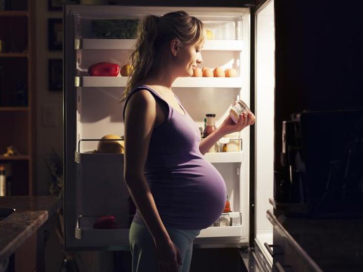 Aşerme neden olur? Hamilelikte tatlı ve ekşi krizlerinin arkasındaki biyolojik nedenler