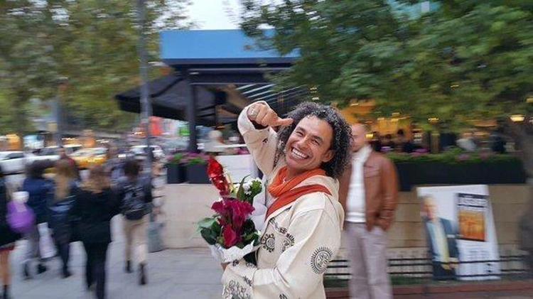 En büyük ihtiyacımız Aşkla Gülümsemek