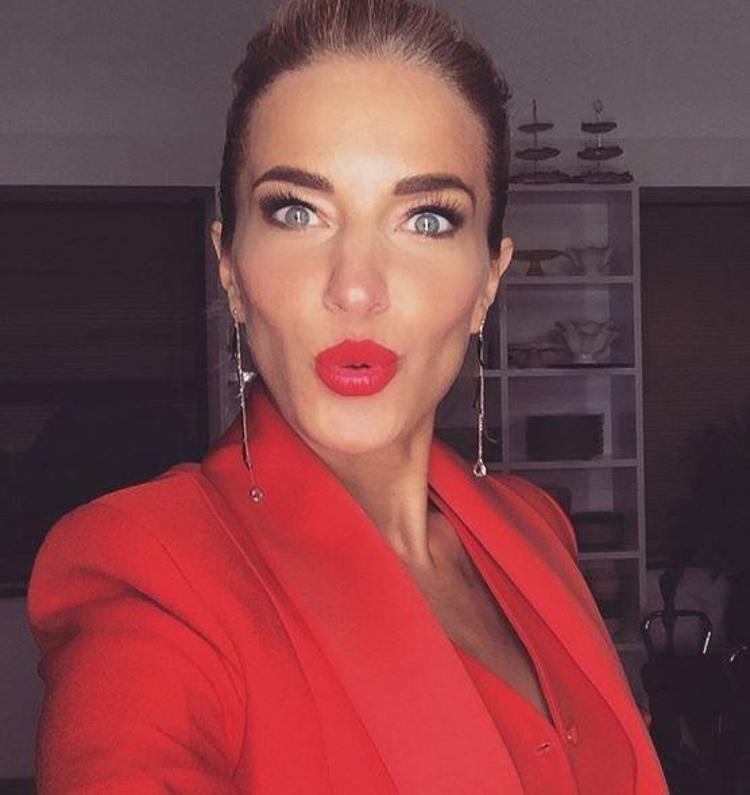 Burcu Esmersoydan 28 saniyede 500 bin TL