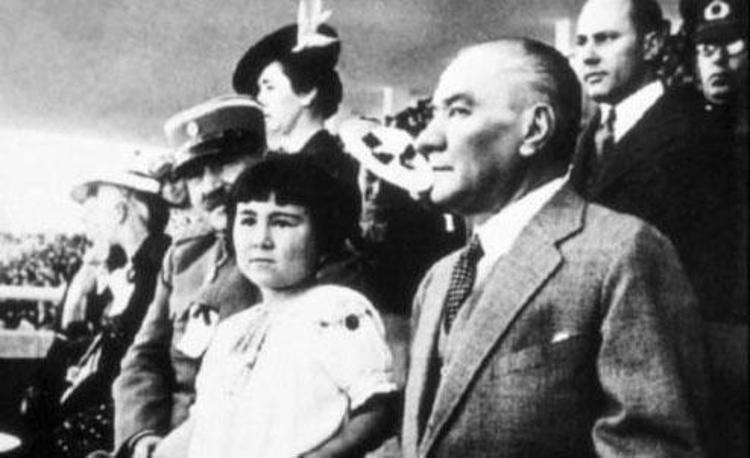 Arşiv görüntüleriyle 19 Mayıs 1938...
