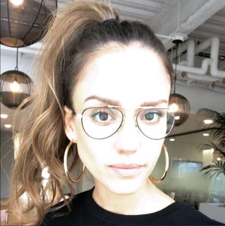 Jessica Albanın vazgeçemediği 8 güzellik ve sağlık ürünü