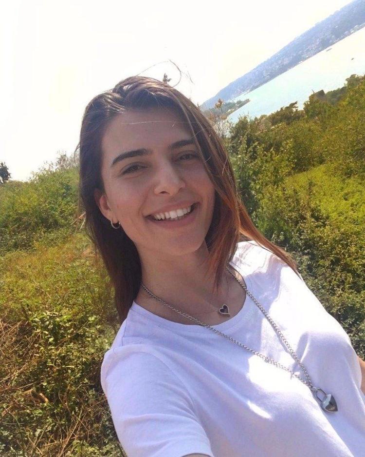 AÇ KALMAK İSTEMİYORUM