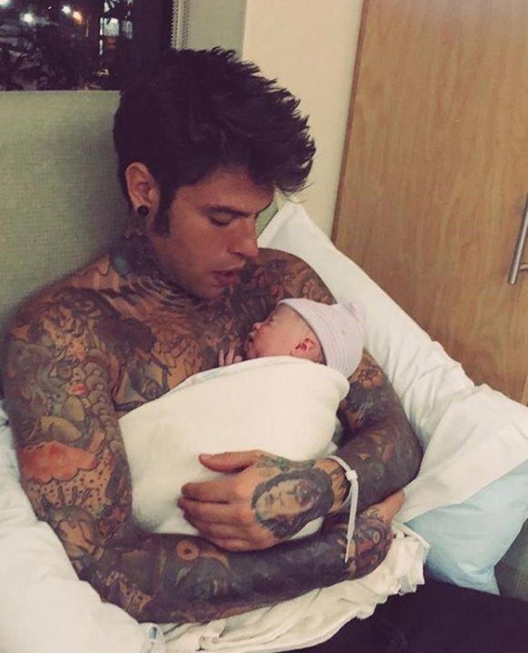 Chiara Ferragni ve Fedezin bebekleri Leone dünyaya geldi