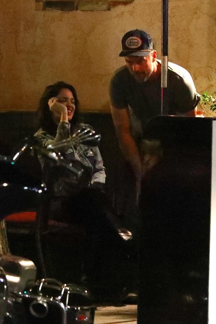 Josh Duhamel ve Eiza Gonzalez aşk yaşıyor