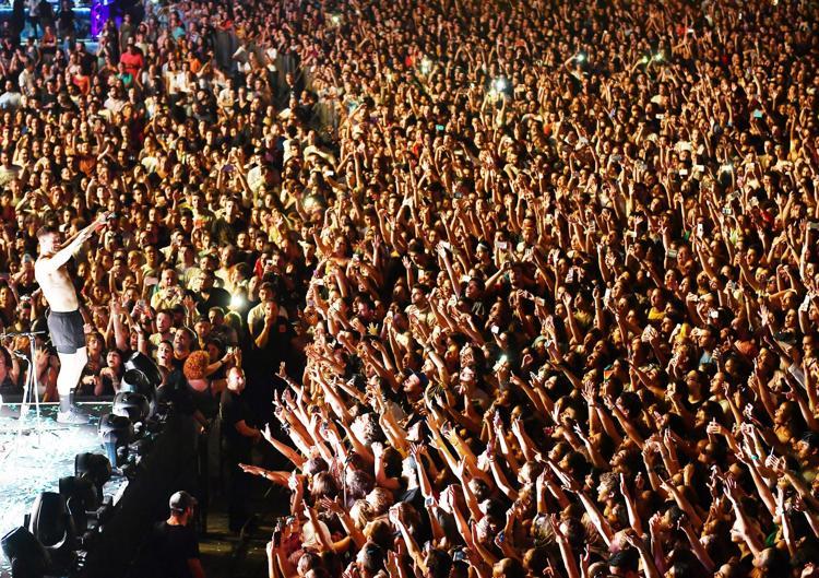 Imagine Dragons, İstanbul'da kalpleri fethetti - Son Dakika Magazin ...