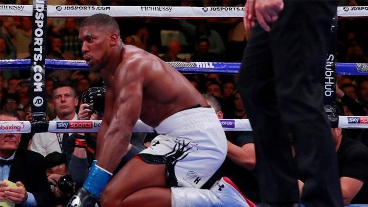 Anthony Joshuanın antrenörü Rob McCrackendan yüz buruşturan itiraf