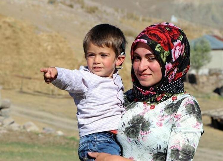 Biyonik kulaklık takılan minik Yusuf un ilk sözleri bunlar oldu