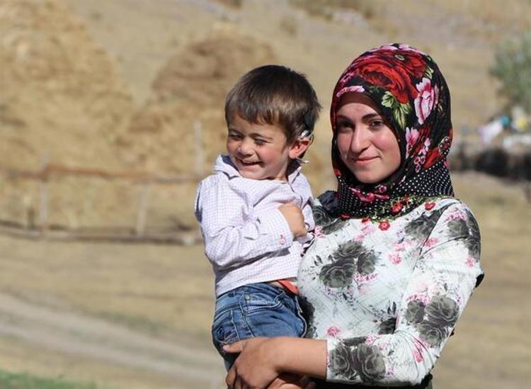 Biyonik kulaklık takılan minik Yusuf un ilk sözleri bunlar oldu