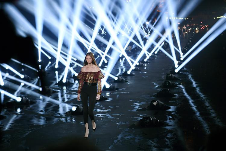 Paris Moda Haftası hızlı başladı