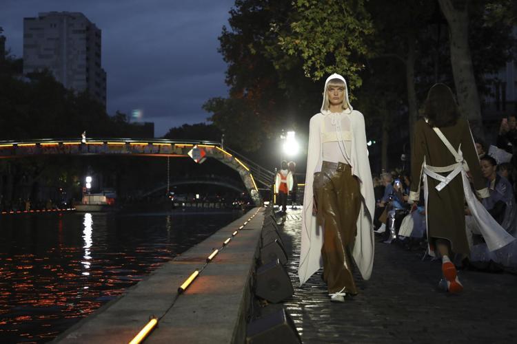 Paris Moda Haftası hızlı başladı