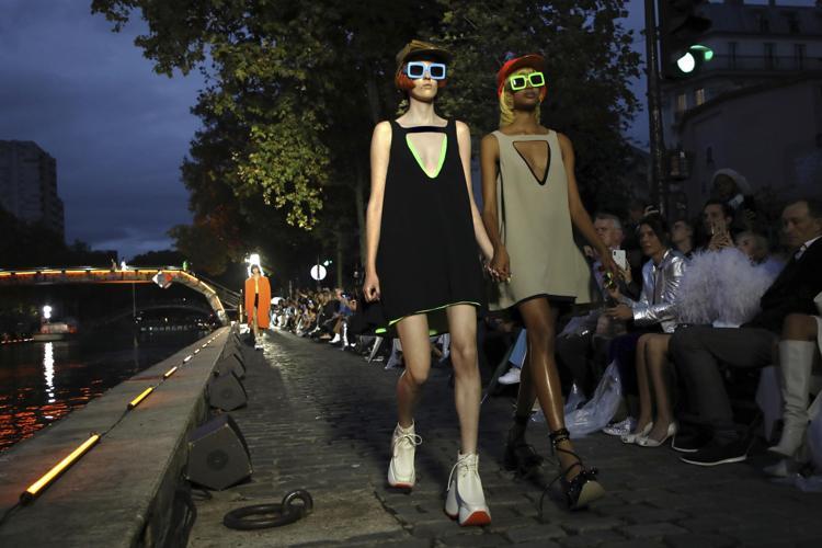 Paris Moda Haftası hızlı başladı