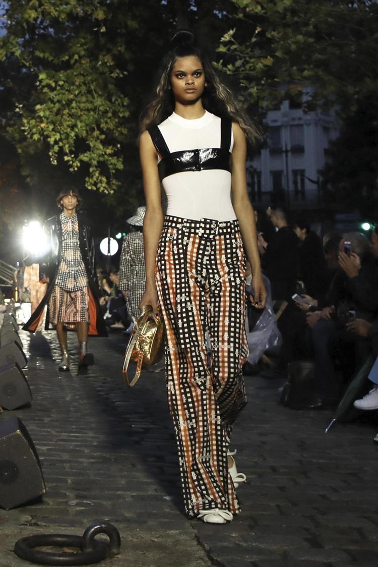 Paris Moda Haftası hızlı başladı