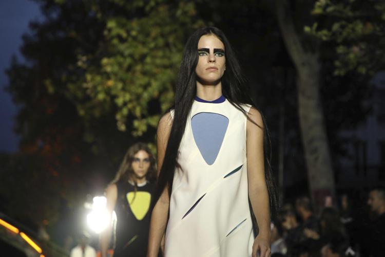 Paris Moda Haftası hızlı başladı