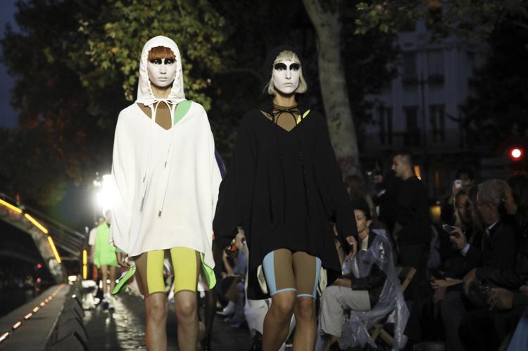 Paris Moda Haftası hızlı başladı