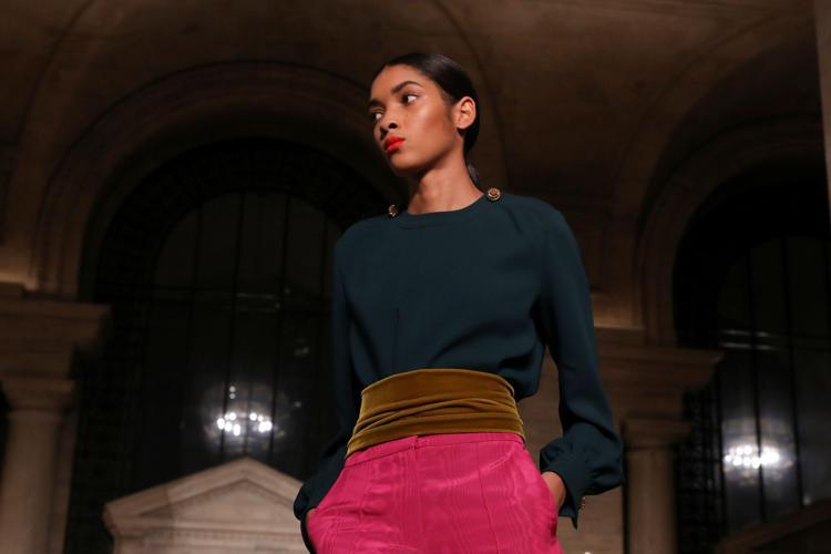 Bella Hadid, Oscar de la Renta defilesinde