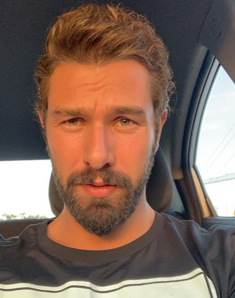 Furkan Palalı sağlık çalışanlarını unutmadı