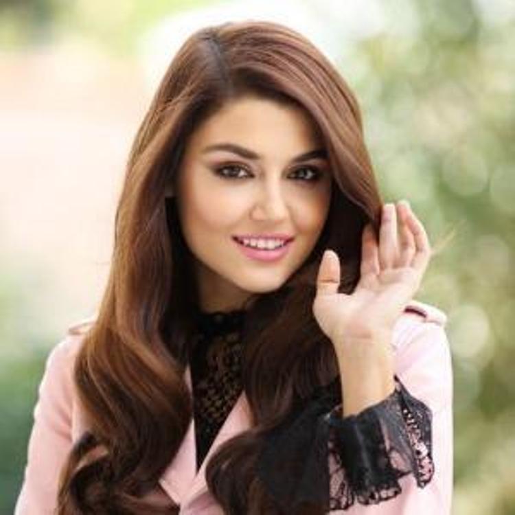 Hande Erçelden 750 bin TLlik tanıtım