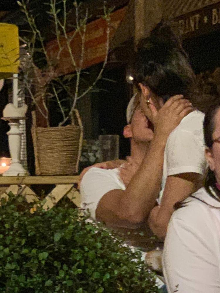 Katie Holmes, Emilio Vitolo ile kafede aşka geldi: Emilio Vitolo nişanlı çıktı