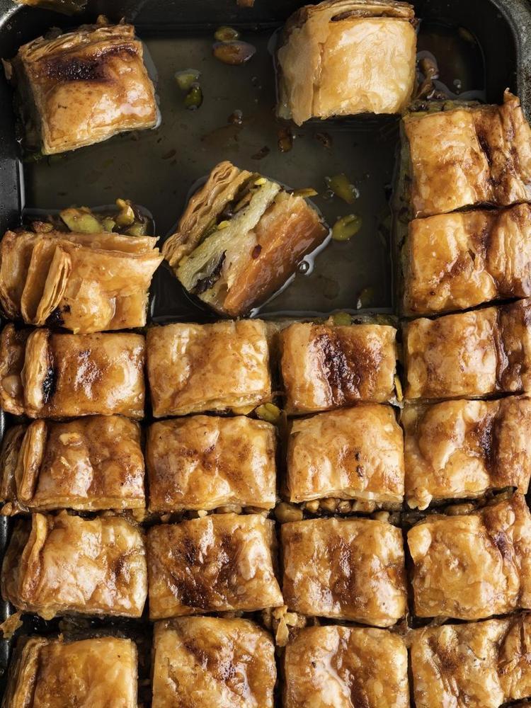 8- Gazete Tatlısı/Baklavası