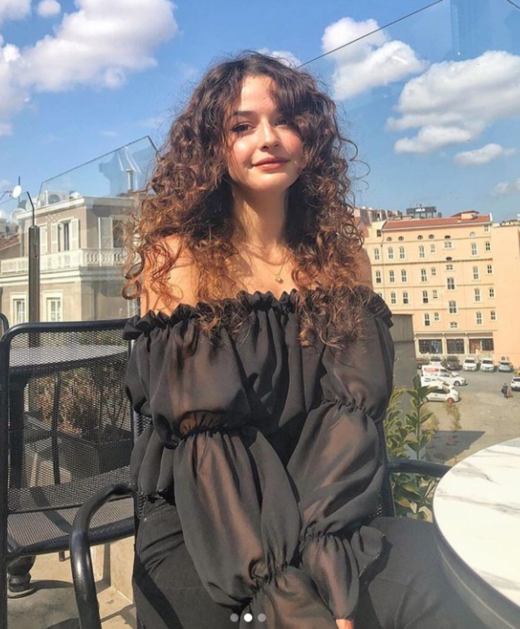 Survivor Batuhan Karacakayanın, Melisa diye seslendiği kişi kim