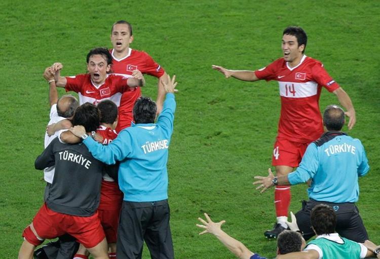 Hırvatlar EURO 2008deki efsane maçı unutamıyorlar Semih Şentürkün golü...