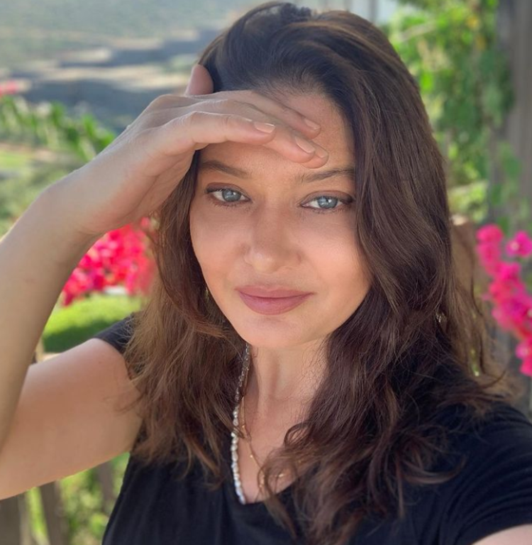 Nurgül Yeşilçay, 'gençlik iksiri içmiş' gibi... - Son Dakika Magazin ...