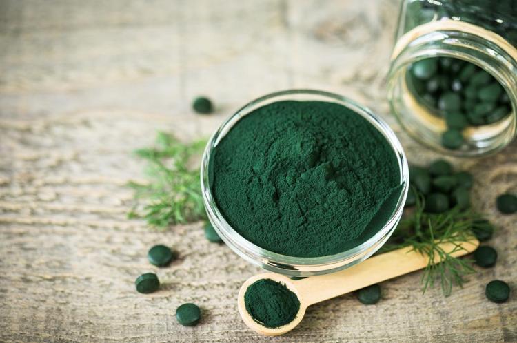 Spirulina ile cilt bakımının inanılmaz faydaları