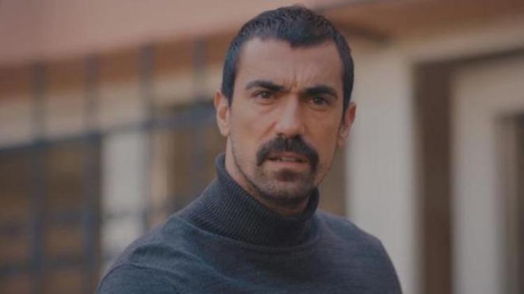 İbrahim Çelikkol yangını söndürmek için alevlerin arasına girdi