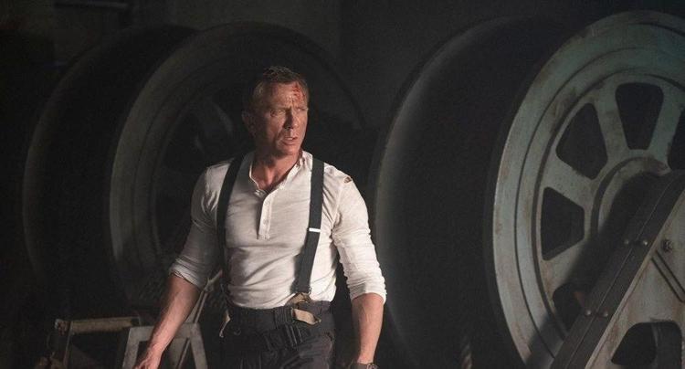 6 kez ertelenmişti: En pahalı James Bond galası