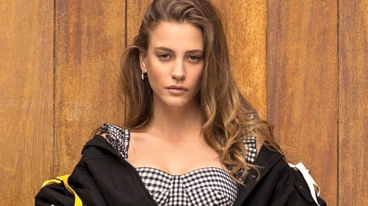 Stilini Benzet; 7 adımda Serenay Sarıkaya gibi giyinme rehberi