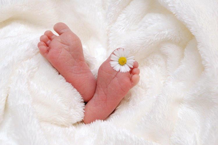B harfi ile başlayan en güzel ve anlamlı kız bebek isimleri